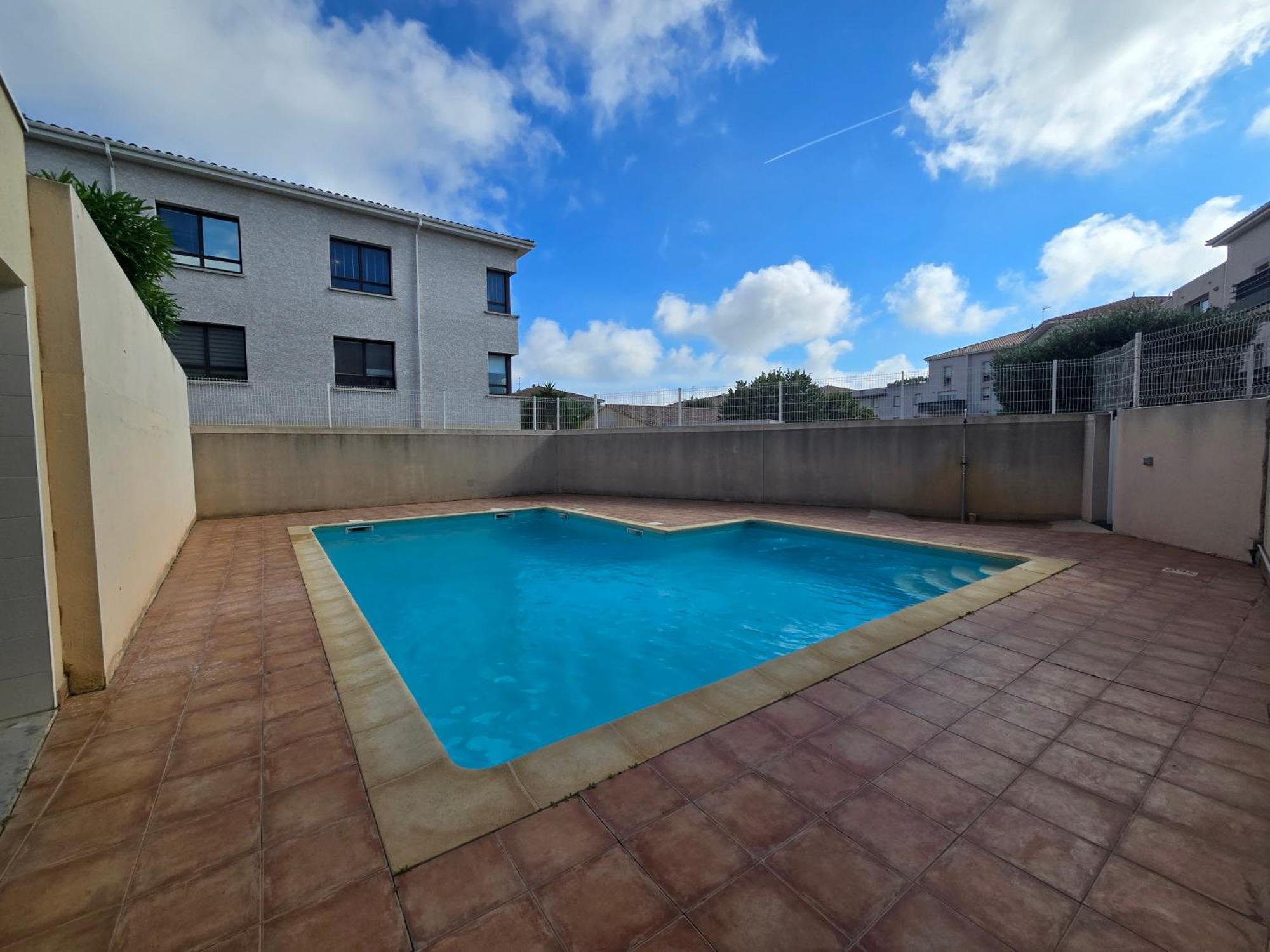 Appartement Dans Residence Avec Piscine 阿格德 外观 照片